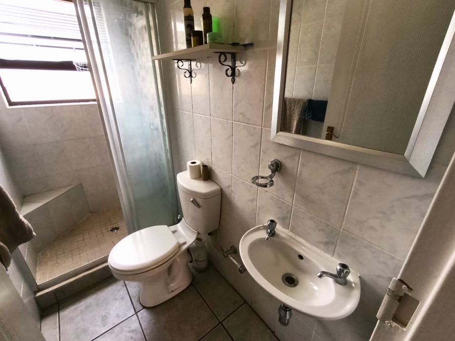 2 Bedroom Property for Sale in Langenhovenpark Free State